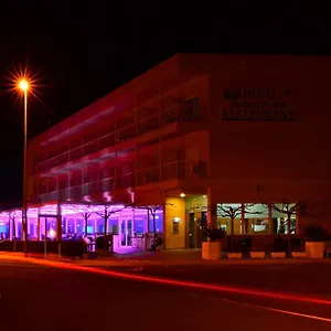 https://hotel-mediterrani-blau.catalonia-hotels.com